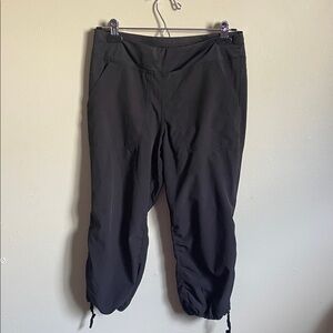 Black Capri Pants (Bin L)